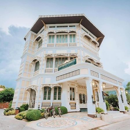 Chuchaiburi Sri Амфава Екстериор снимка