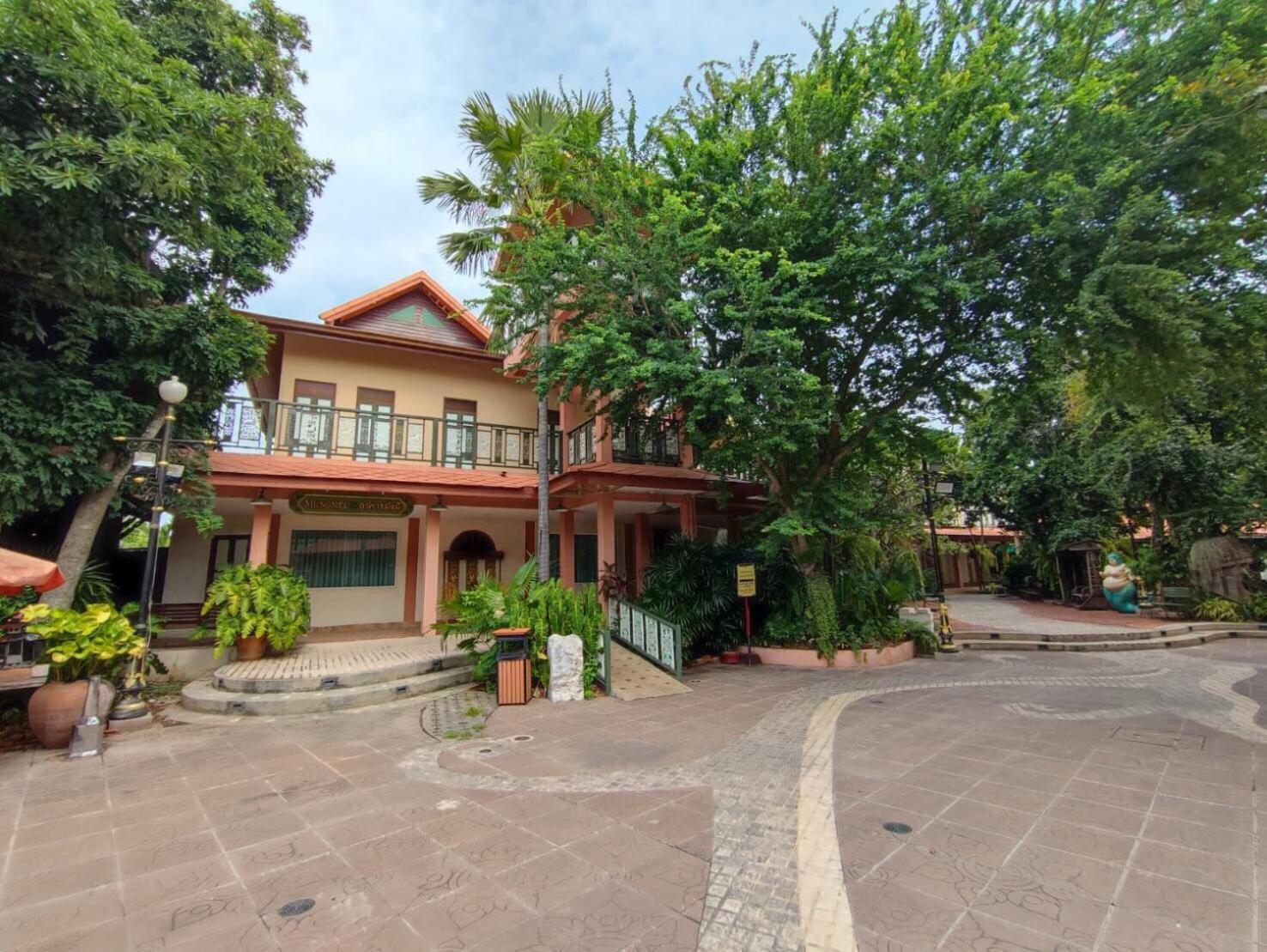 Chuchaiburi Sri Амфава Екстериор снимка