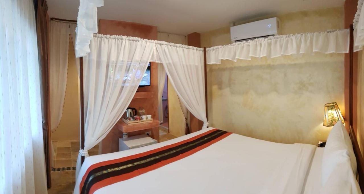 Chuchaiburi Sri Амфава Екстериор снимка